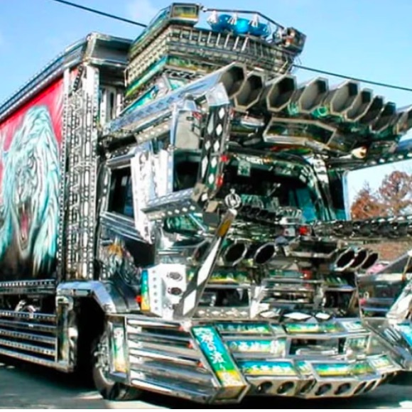 We’re doing it LIVE - Picture 5 of 6